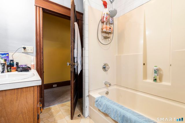 33 Kenney Street, Bristol, CT 06010