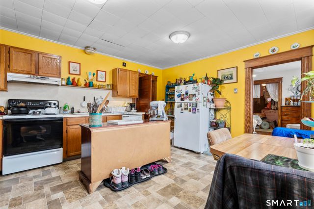 33 Kenney Street, Bristol, CT 06010