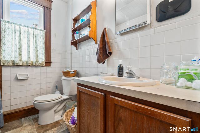 33 Kenney Street, Bristol, CT 06010