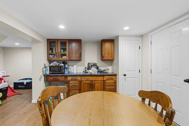 51 Newton St, Westport, MA 02790
