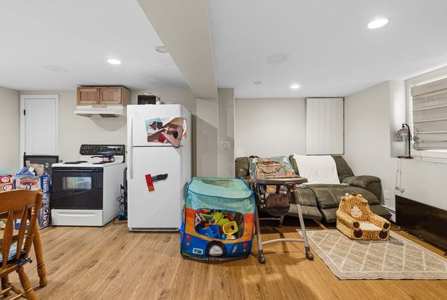 51 Newton St, Westport, MA 02790