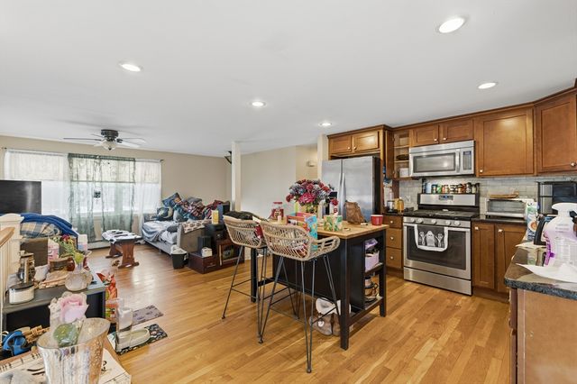51 Newton St, Westport, MA 02790