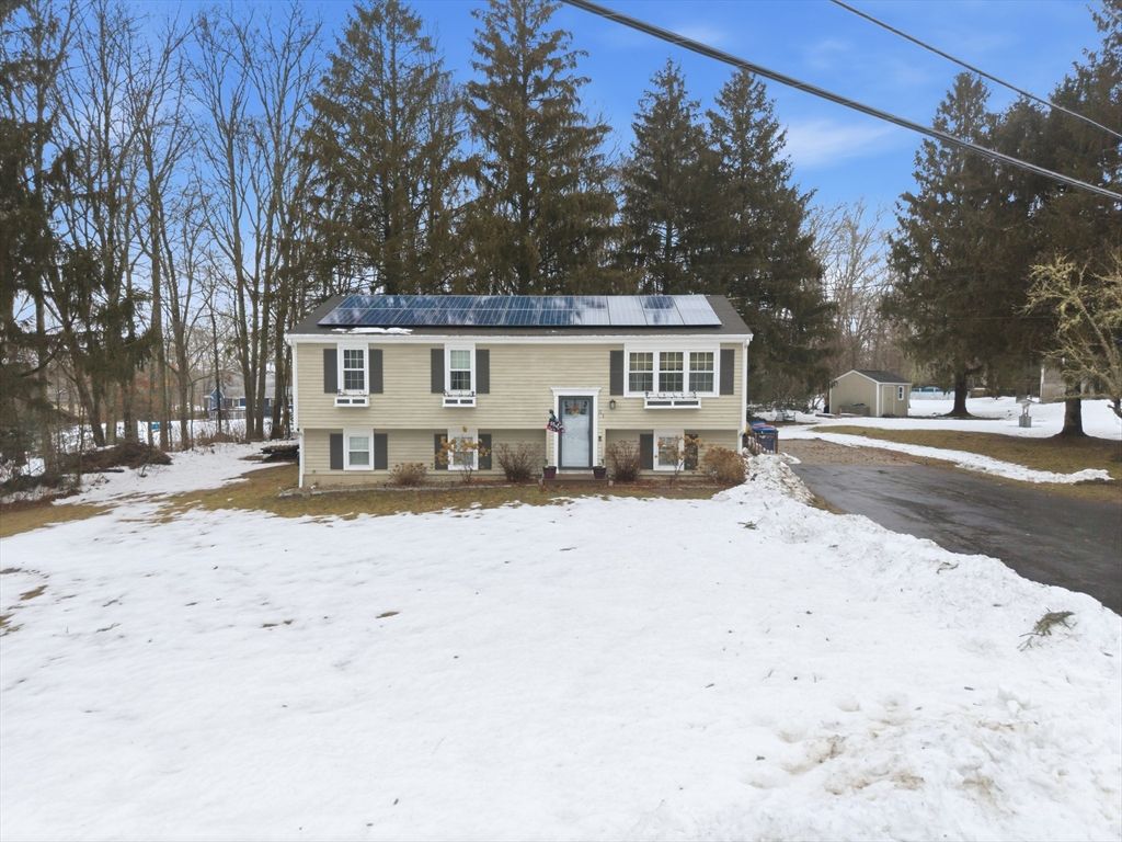 51 Newton St, Westport, MA 02790