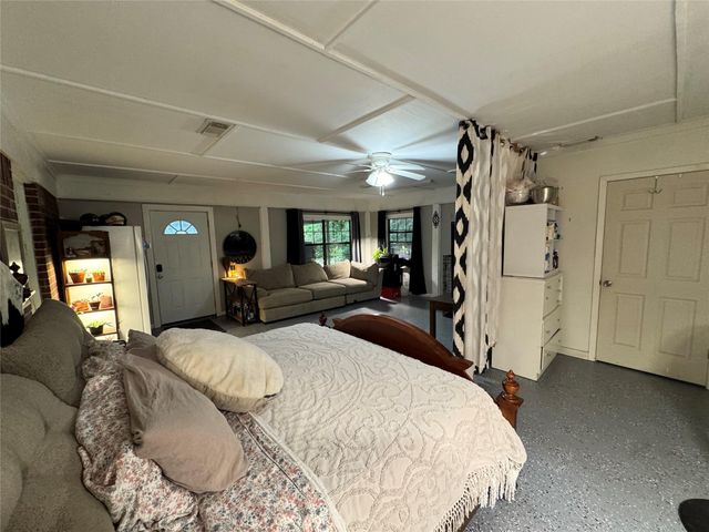 877 Fm 2665, Goodrich, TX 77335