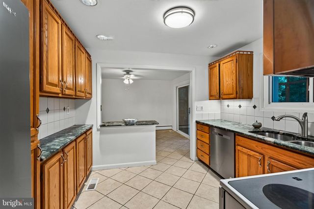 905 RIDLEY CREEK DR, Media, PA 19063
