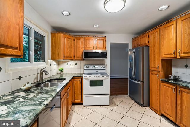 905 RIDLEY CREEK DR, Media, PA 19063