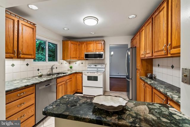 905 RIDLEY CREEK DR, Media, PA 19063