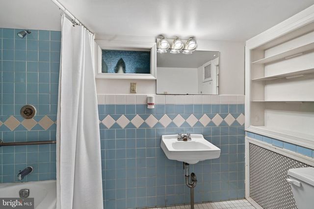 905 RIDLEY CREEK DR, Media, PA 19063