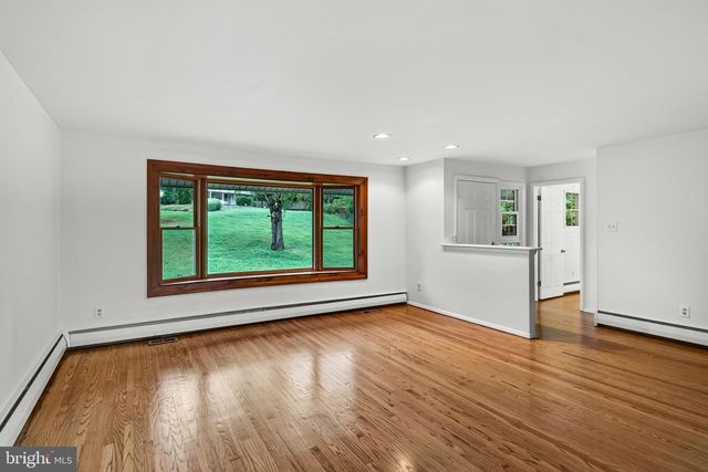 905 RIDLEY CREEK DR, Media, PA 19063