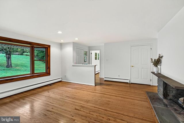 905 RIDLEY CREEK DR, Media, PA 19063