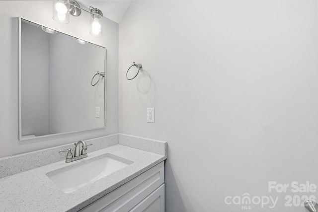740 Seldon Drive, Charlotte, NC 28216