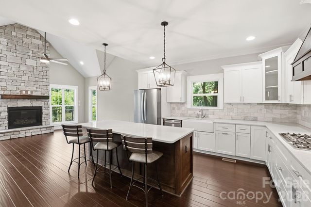 740 Seldon Drive, Charlotte, NC 28216