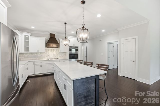 740 Seldon Drive, Charlotte, NC 28216