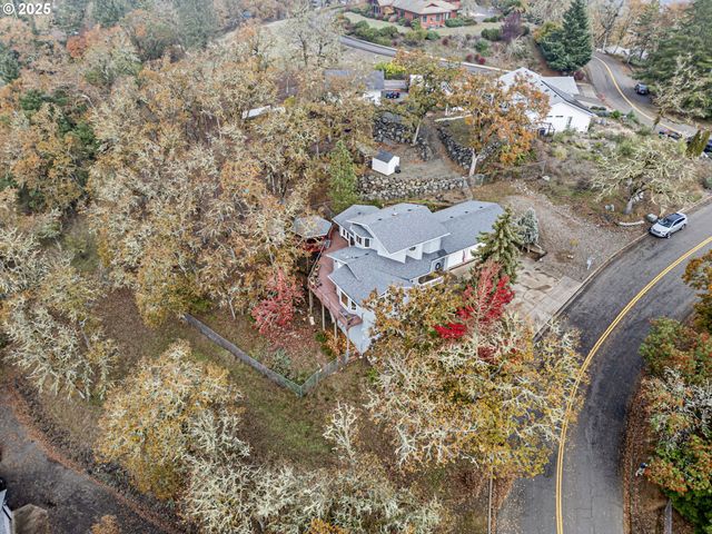 1495 Se PARKWOOD Dr, Roseburg, OR 97470