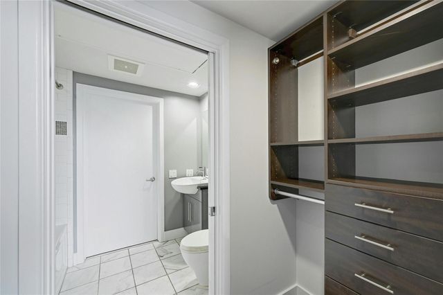 300 Bowie ST 2301, Austin, TX 78703