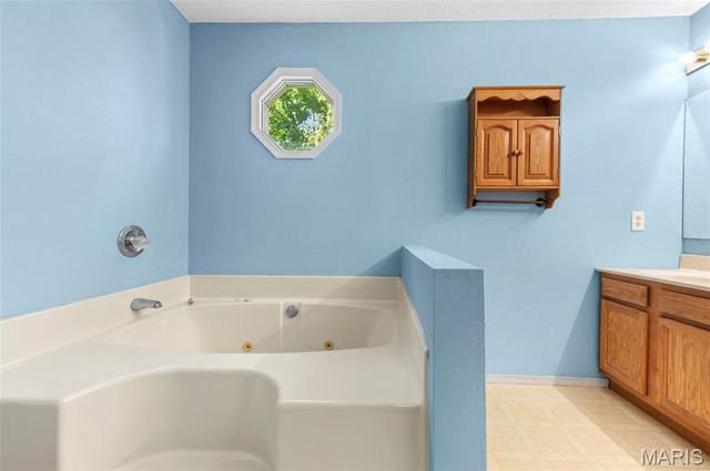 908 Southwind Court, Collinsville, IL 62234