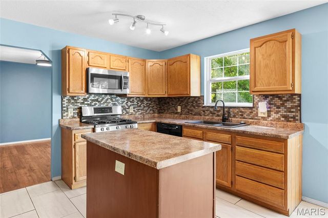 908 Southwind Court, Collinsville, IL 62234