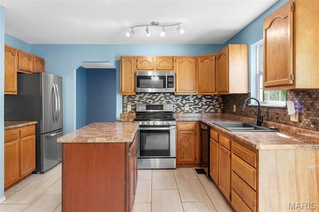 908 Southwind Court, Collinsville, IL 62234