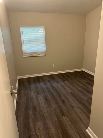 422 Essex Drive, Tallahassee, FL 32304