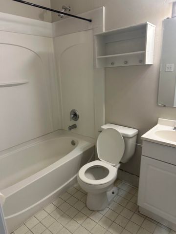 422 Essex Drive, Tallahassee, FL 32304