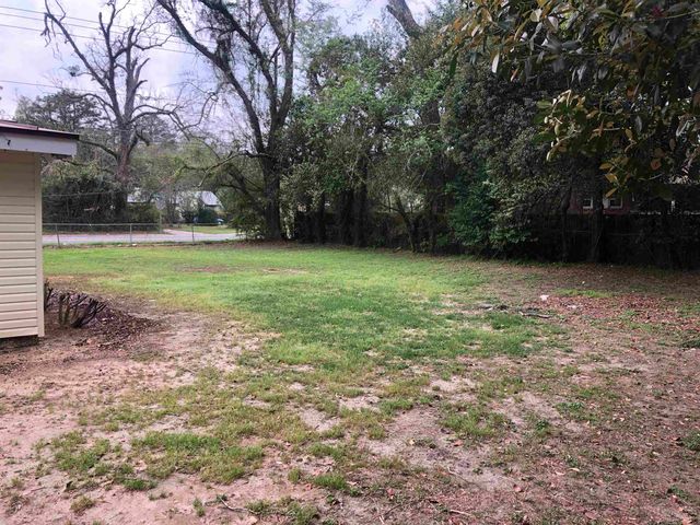 422 Essex Drive, Tallahassee, FL 32304