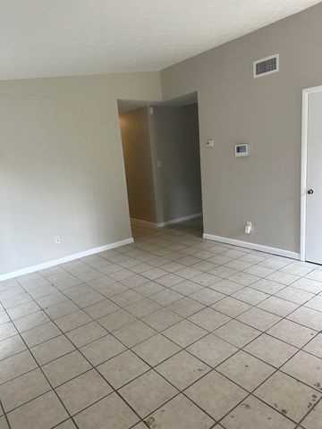 422 Essex Drive, Tallahassee, FL 32304