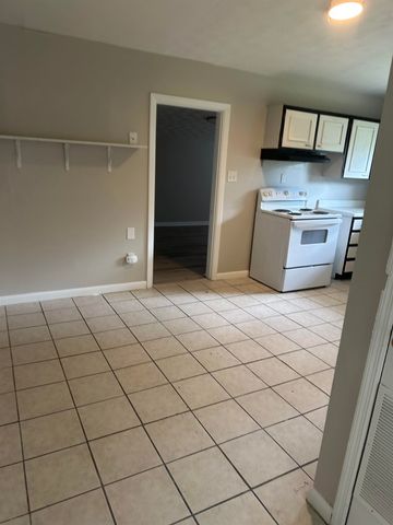 422 Essex Drive, Tallahassee, FL 32304