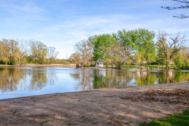 4622 Forest Edge Lane, Long Grove, IL 60047