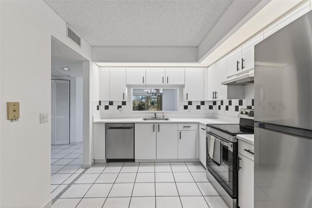 900 SW 142nd Avenue 213L, Pembroke Pines, FL 33027