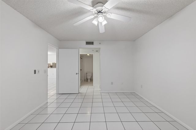 900 SW 142nd Avenue 213L, Pembroke Pines, FL 33027