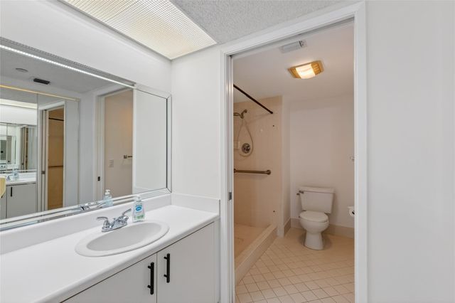 900 SW 142nd Avenue 213L, Pembroke Pines, FL 33027