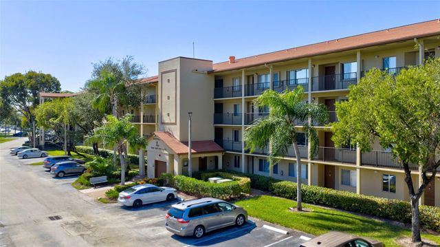 900 SW 142nd Avenue 213L, Pembroke Pines, FL 33027