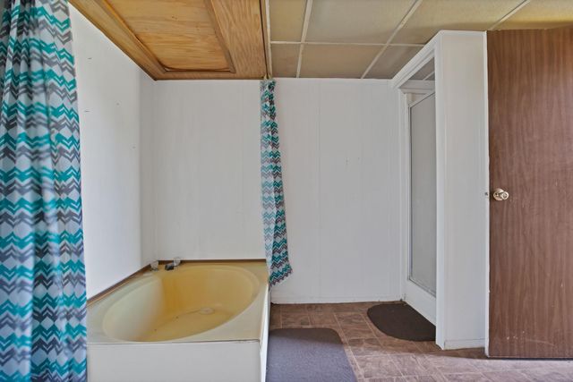 201 Fox Run Road, Cleburne, TX 76033