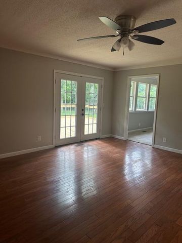 8 Roberts Drive, Fort Oglethorpe, GA 30742