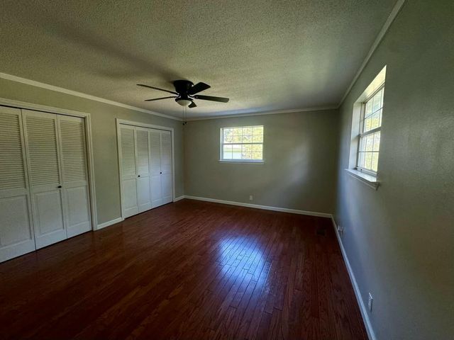 8 Roberts Drive, Fort Oglethorpe, GA 30742