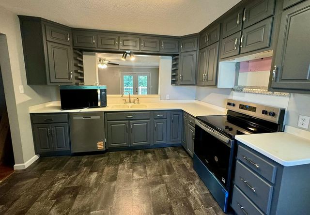 8 Roberts Drive, Fort Oglethorpe, GA 30742