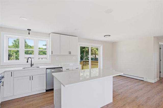 533 Scituate Avenue, Cranston, RI 02921