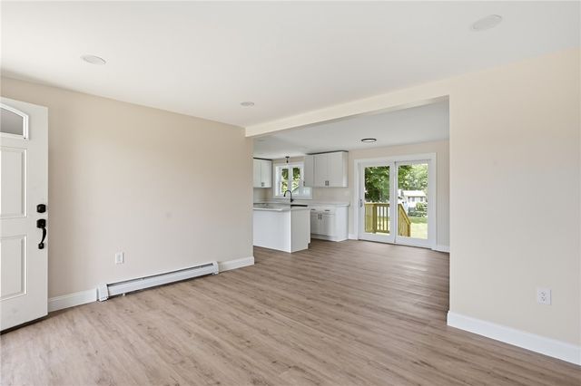 533 Scituate Avenue, Cranston, RI 02921