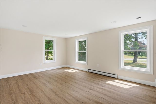 533 Scituate Avenue, Cranston, RI 02921