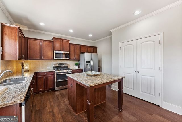 7331 Bird Song Place, Flowery Branch, GA 30542