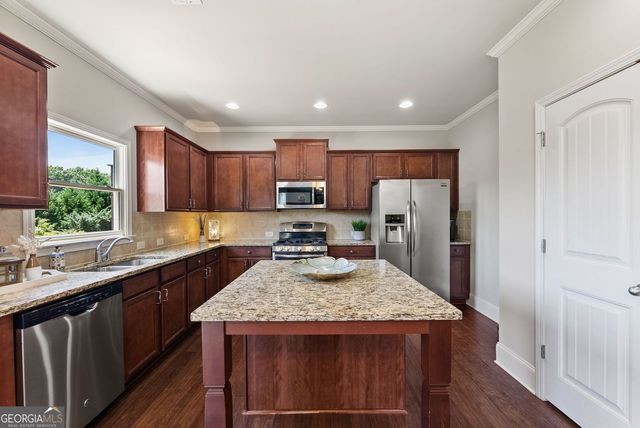 7331 Bird Song Place, Flowery Branch, GA 30542