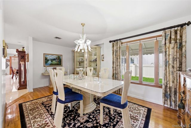 698 Washington Street, Franklin Square, NY 11010