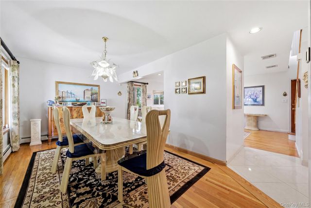 698 Washington Street, Franklin Square, NY 11010