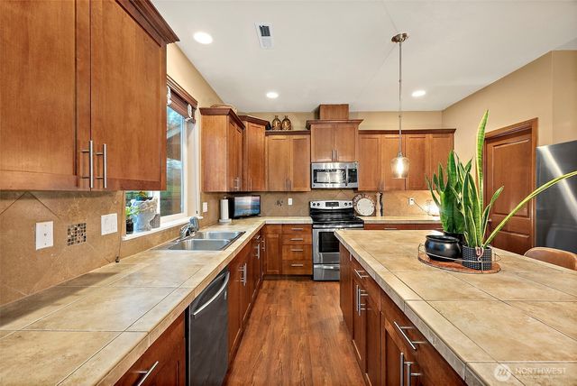 7273 Radius Loop SE, Lacey, WA 98513