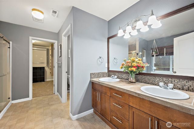 7273 Radius Loop SE, Lacey, WA 98513