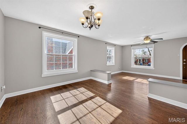 331 Geneva Drive, St Louis, MO 63125