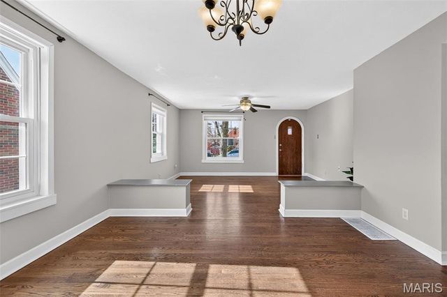 331 Geneva Drive, St Louis, MO 63125