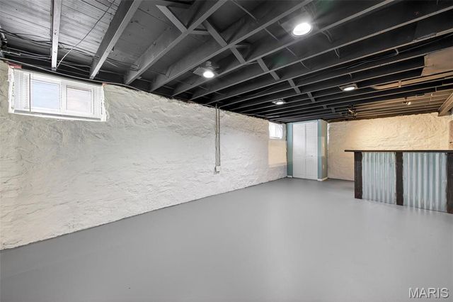 331 Geneva Drive, St Louis, MO 63125