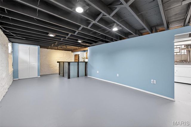 331 Geneva Drive, St Louis, MO 63125