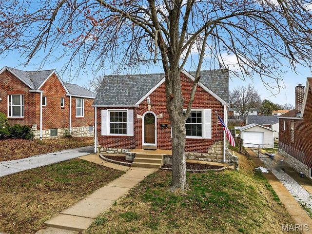 331 Geneva Drive, St Louis, MO 63125